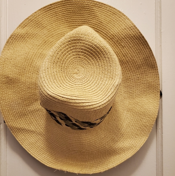 Sunhat - Picture 2 of 3